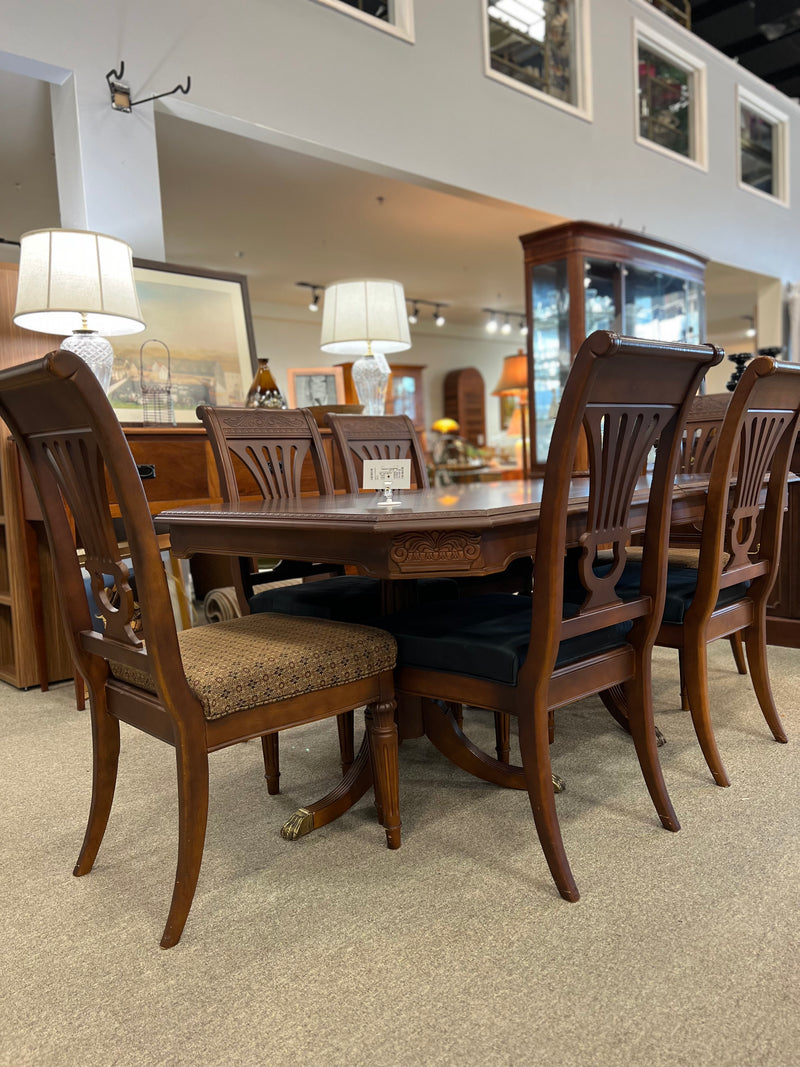 Universal Dining Set