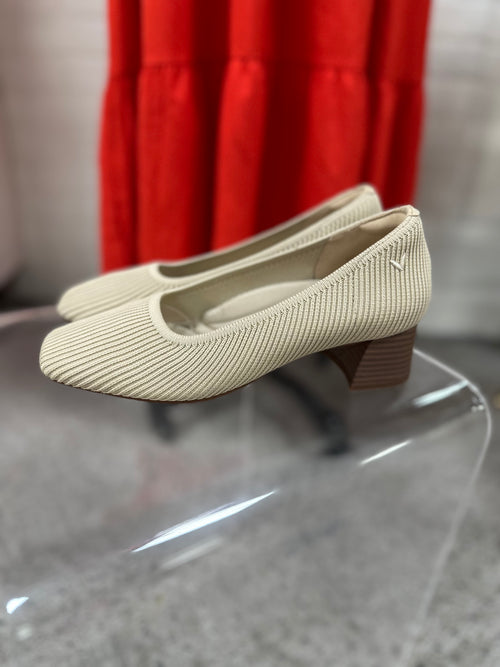 Vivaia Size 37 Shoes
