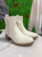 Baretraps Size 7.5 Booties