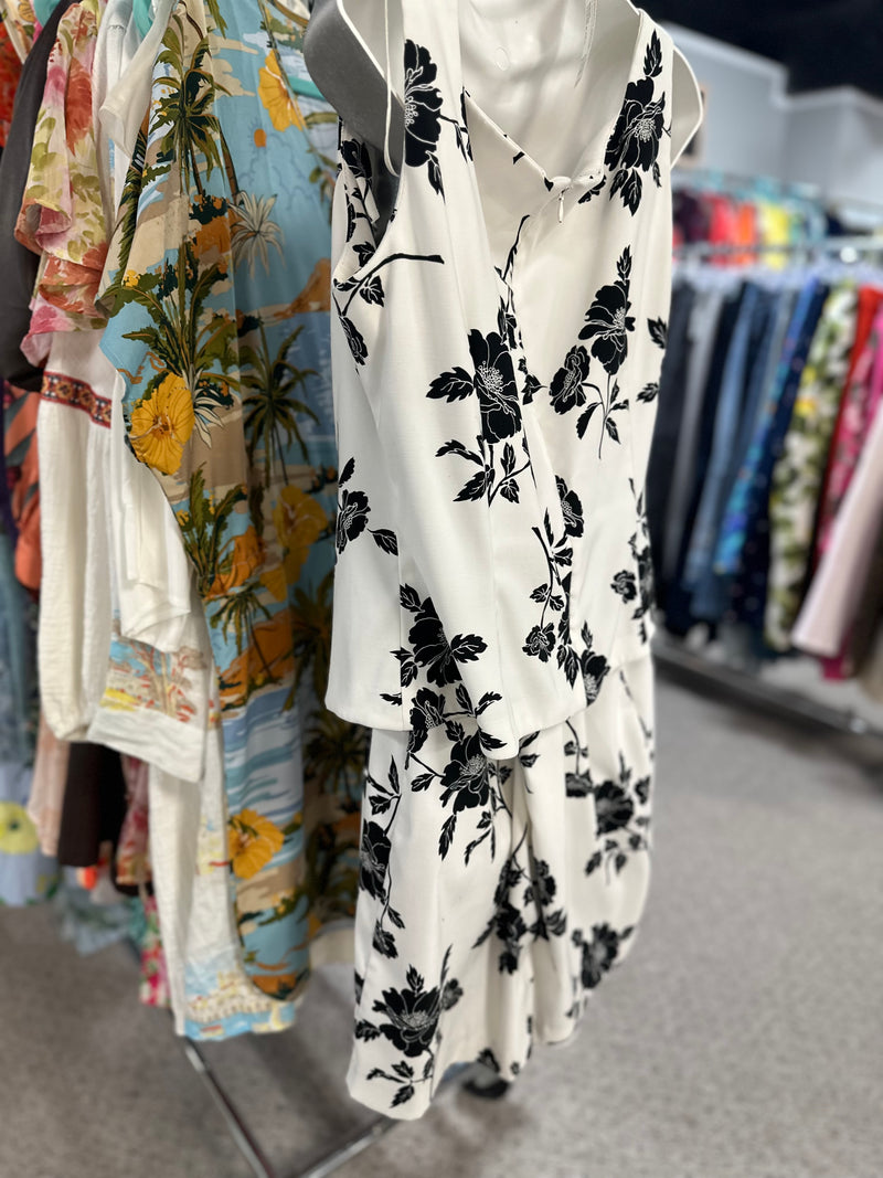 Dress Barn Size 14 2 PC Set