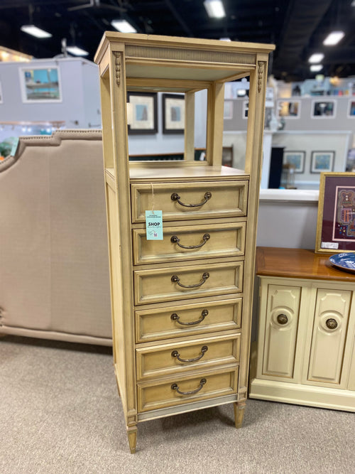 Mittman Dresser