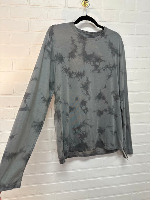 Lululemon Size Large Top