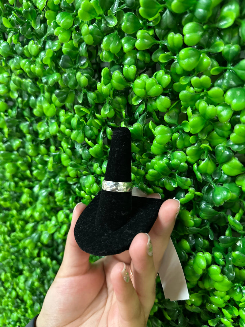 Size 8 Ring