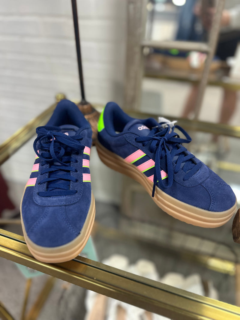 Adidas Size 6 Shoes