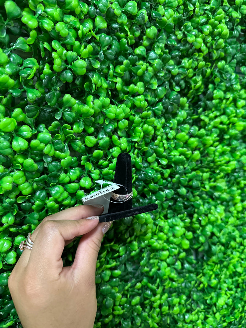 Size 8 Ring
