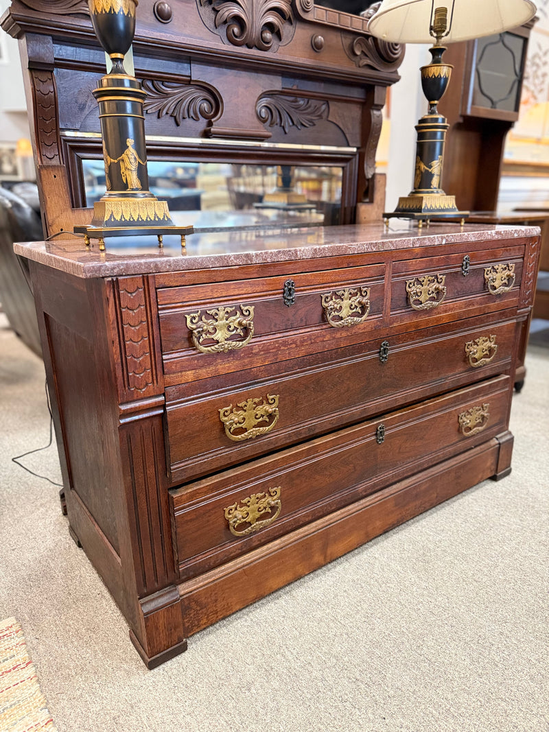 Dresser