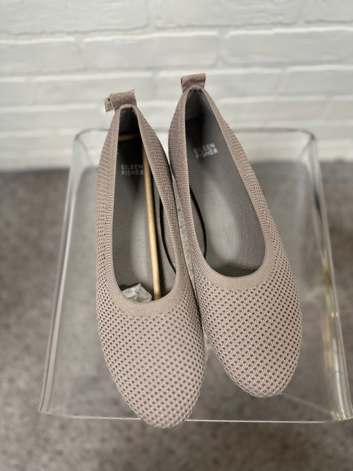 Eileen Fisher Size 11 Flat