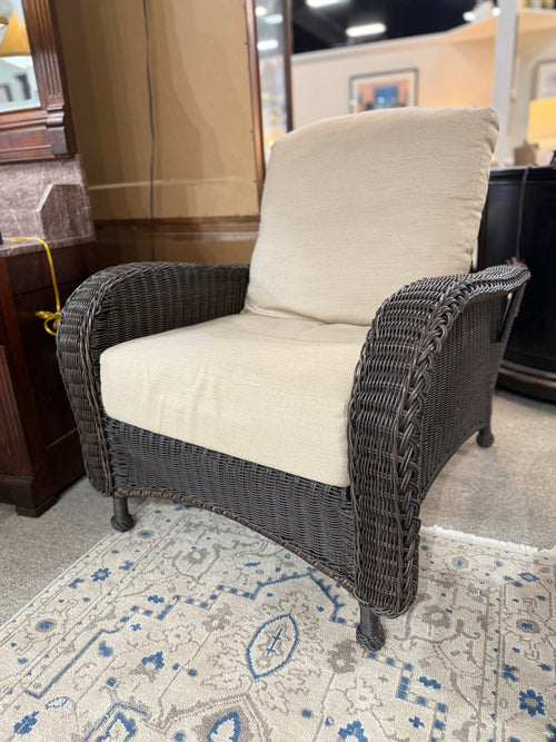 Reclining Wicker Chair