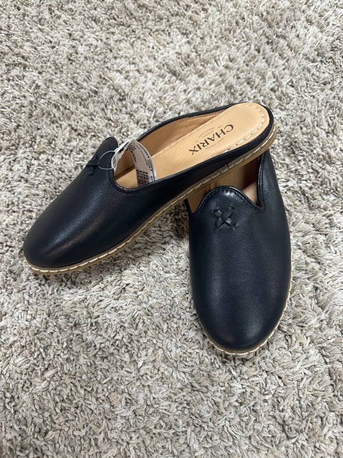 Charix Size 40 Shoes