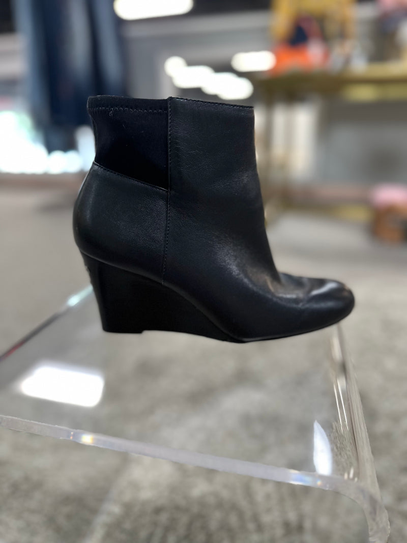 Michael Kors Size 7.5 Booties