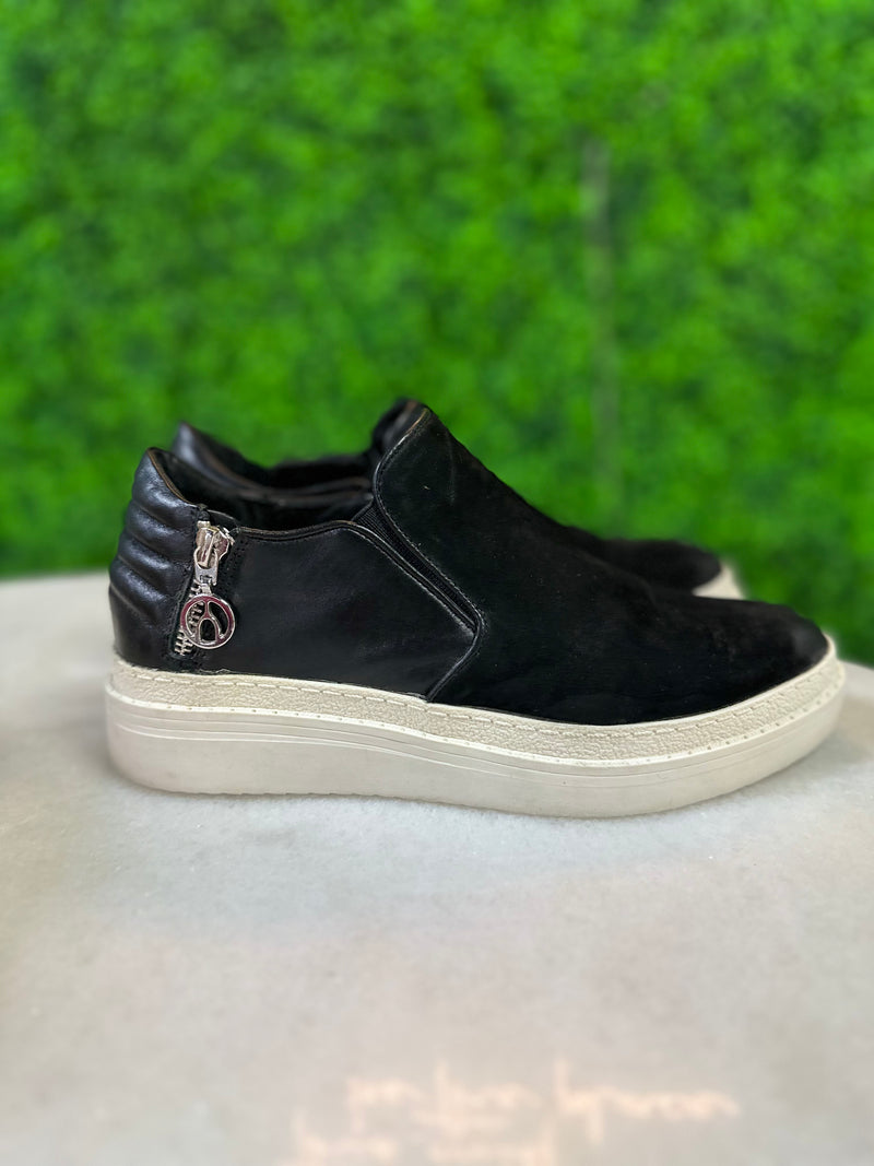 The Wishbone Collection Size 9 Shoes