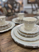 Lenox Size 40 Pieces China