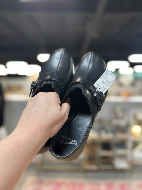 Dansko Size 39 Shoes