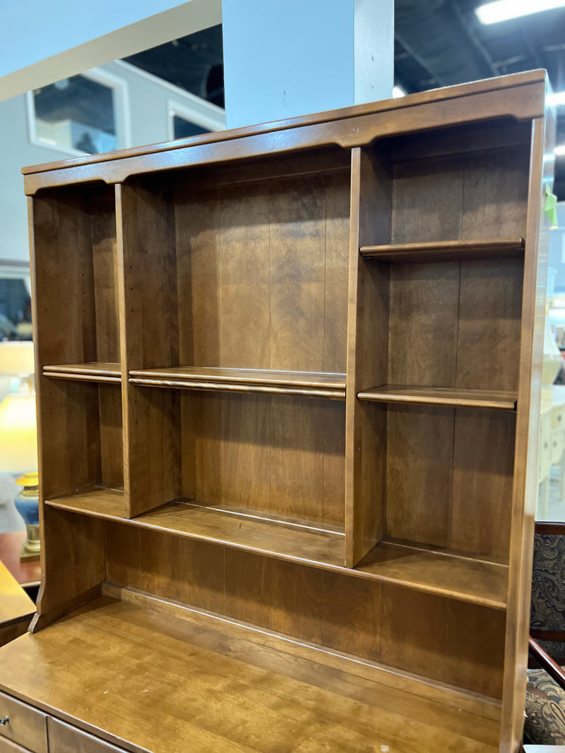 Desk w/ Hutch