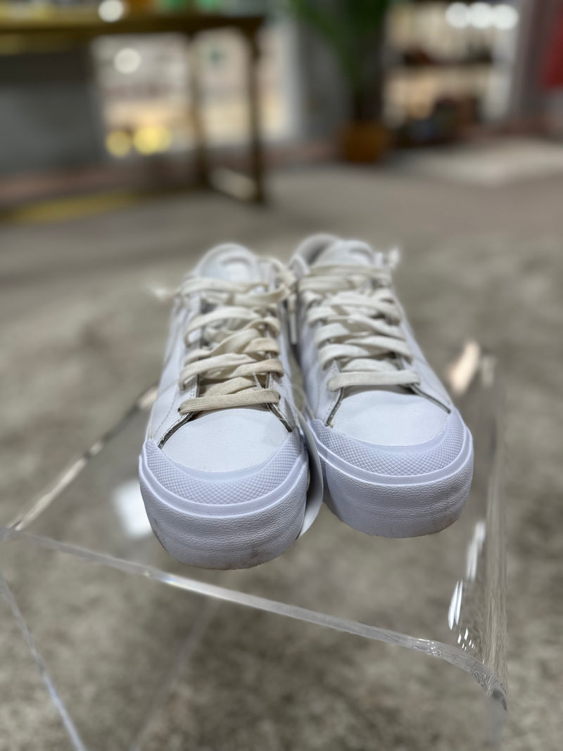 Nike Size 8 Shoes