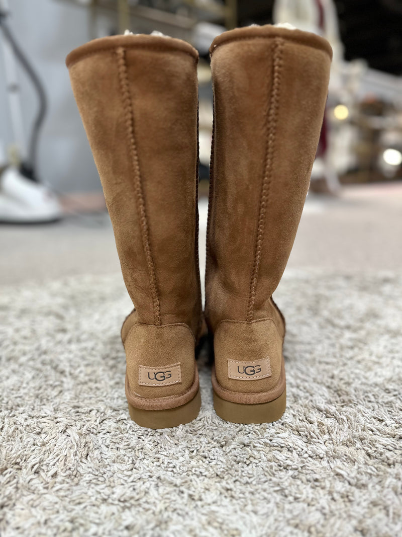 UGG Size 8 Boots