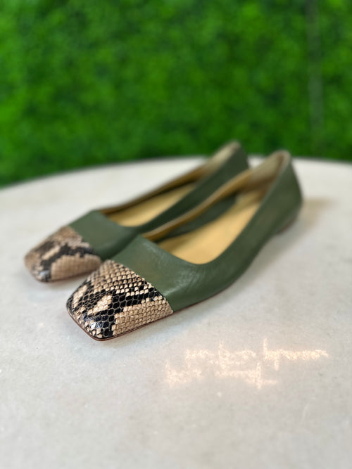 aeyde Size 40.5 Flat