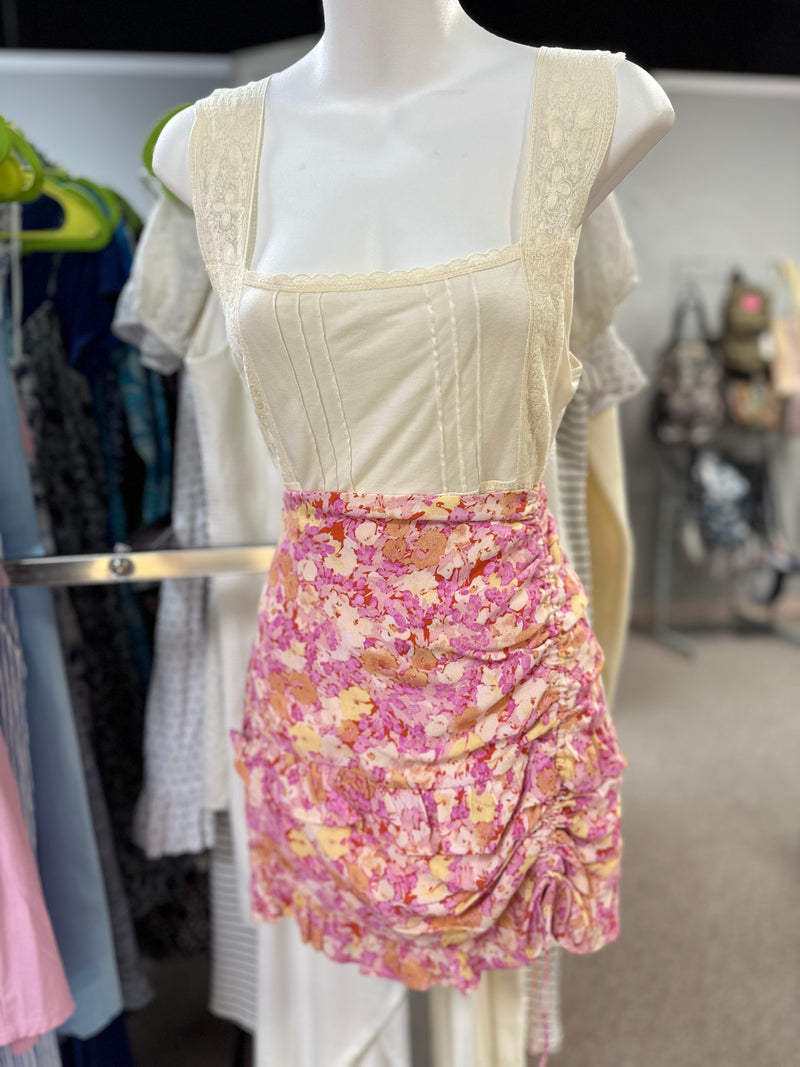 le Lis Size M Skirt