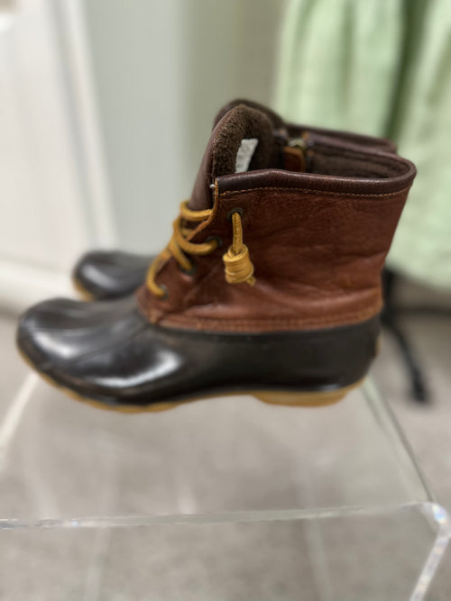 Sperry Size 8 Boots
