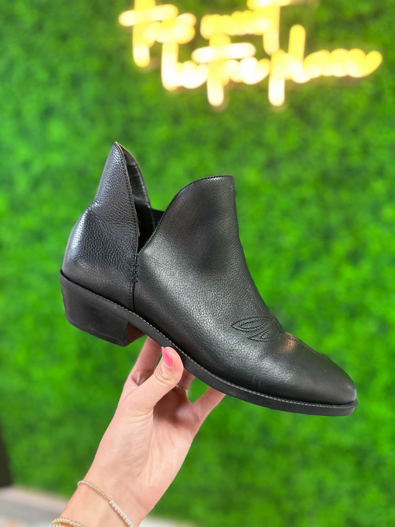 Ralph Lauren Size 8.5 Booties