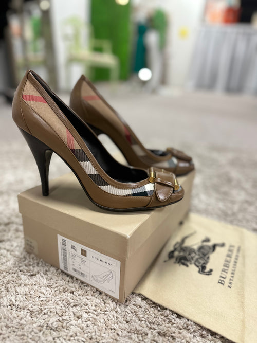 Burberry Size 10 Shoes