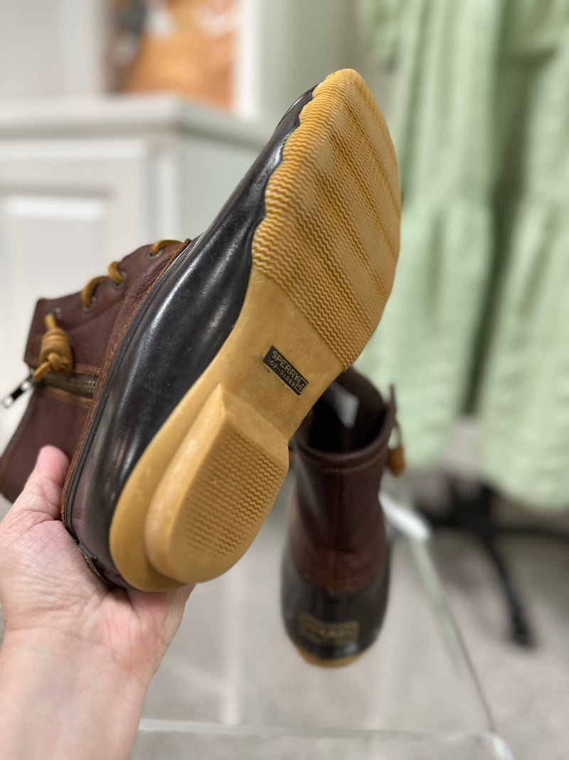 Sperry Size 8 Boots