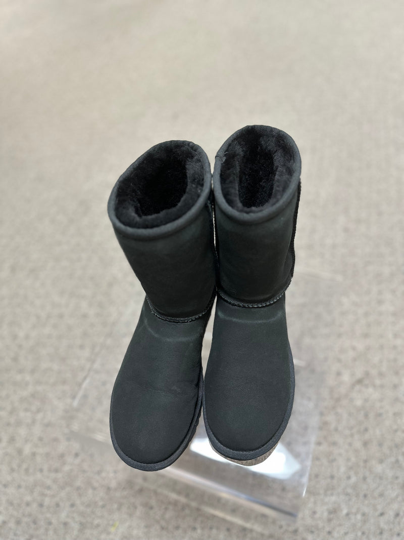 UGG Size 9 Shoes