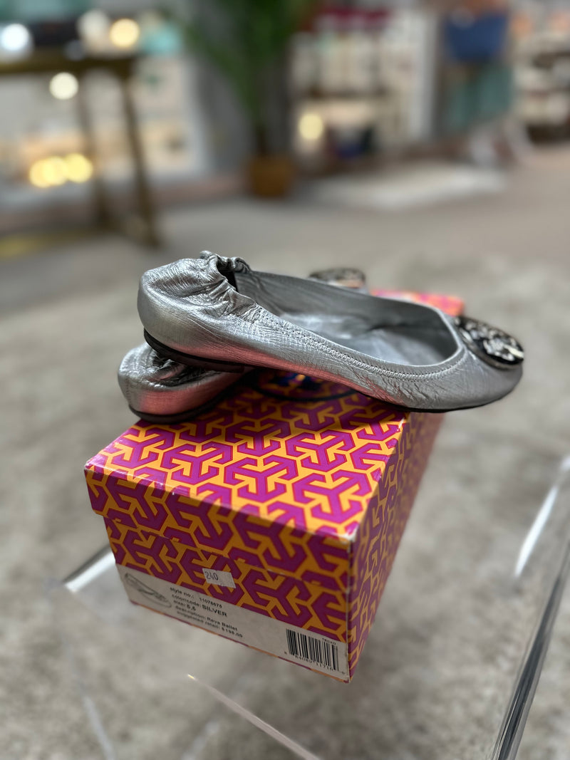 Tory Burch Size 5.5 Flat
