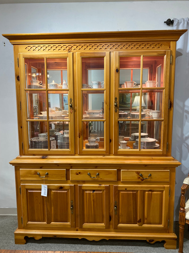 Broyhill  China Cabinet