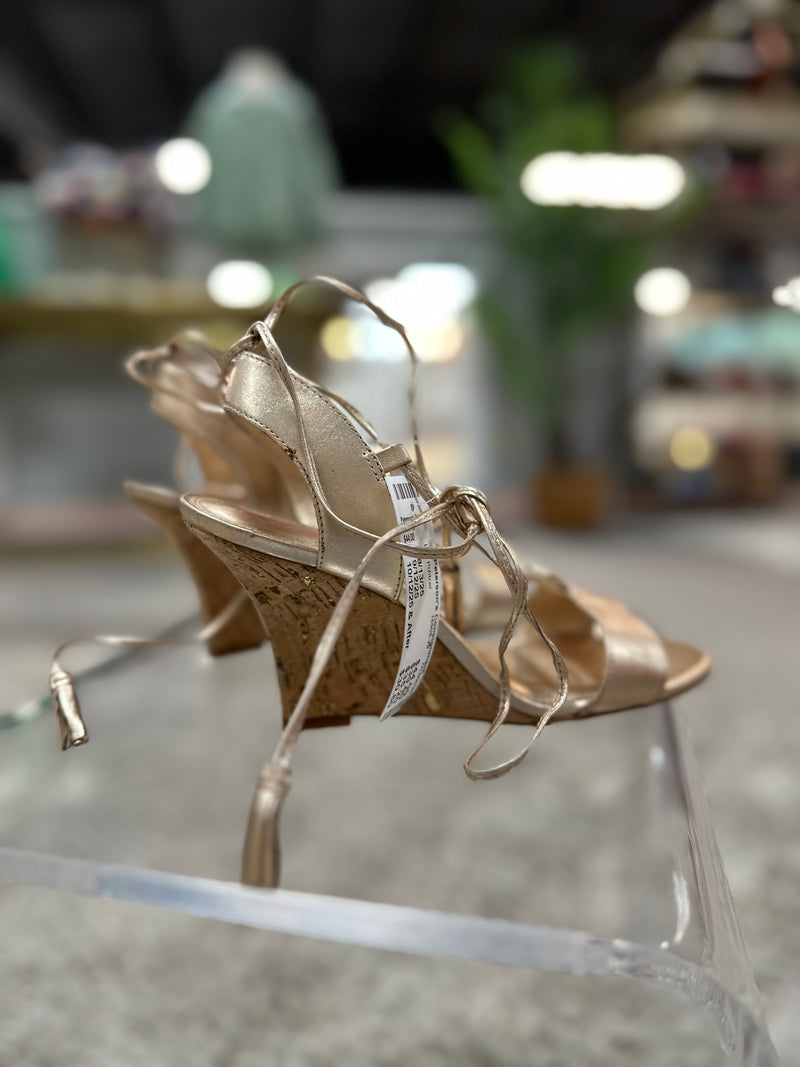 Lilly Pulitzer Size 7 Wedge