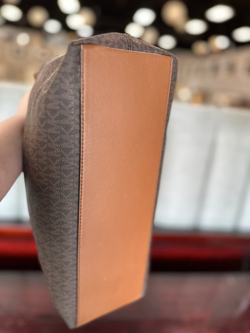 Michael Kors Hand Bag