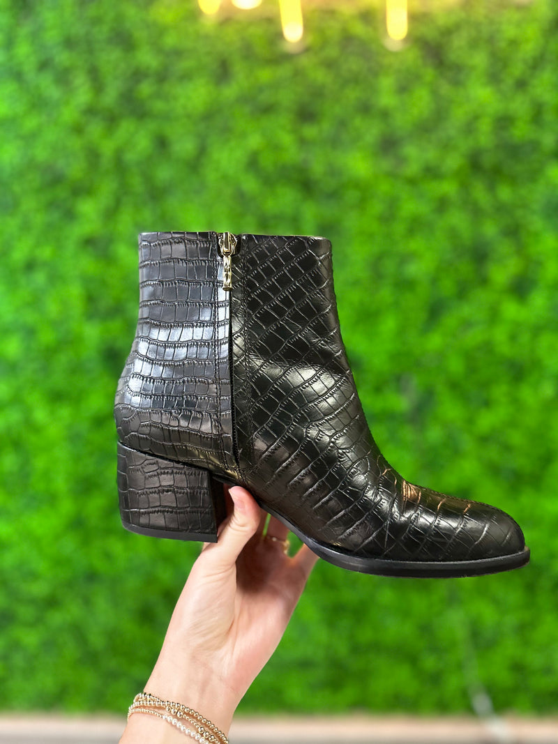 J. Mclaughlin Size 7.5 Booties