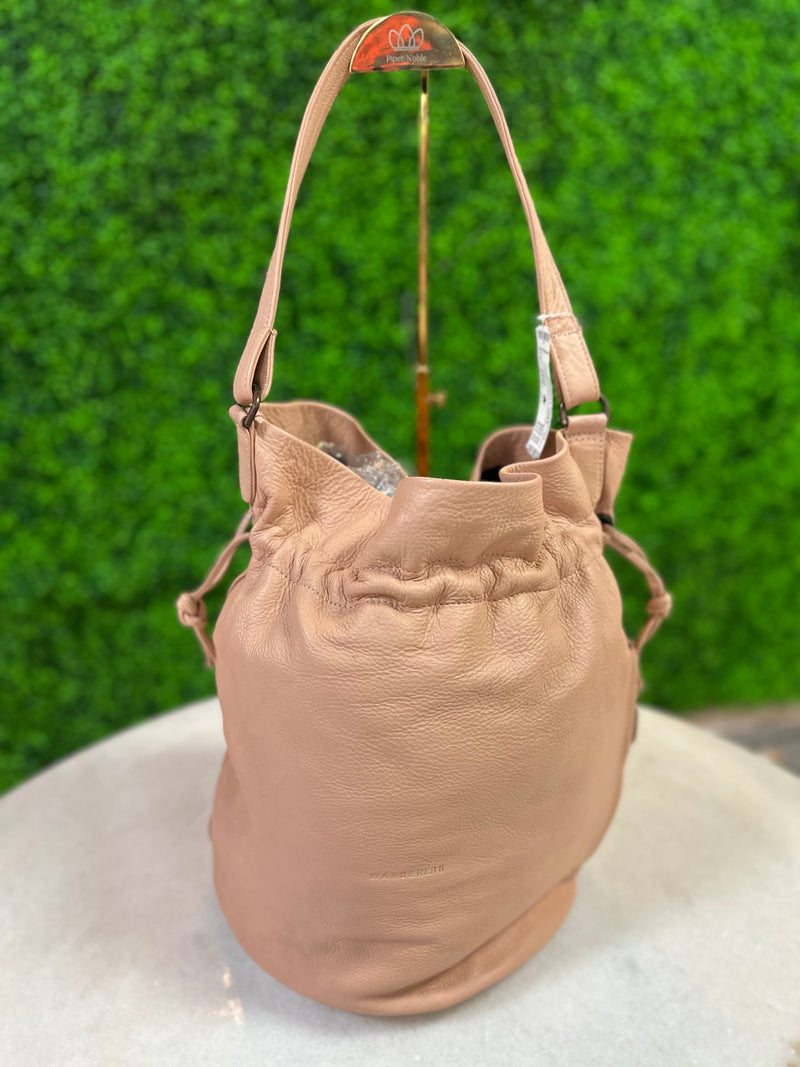 wanderers travel co Hand Bag