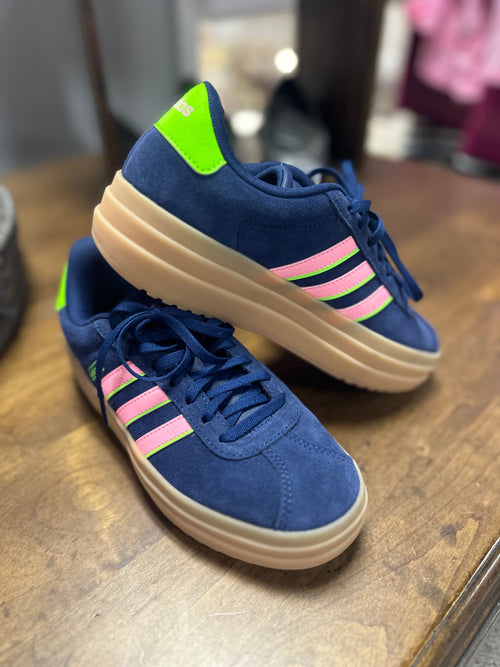 Adidas Size 6 Shoes