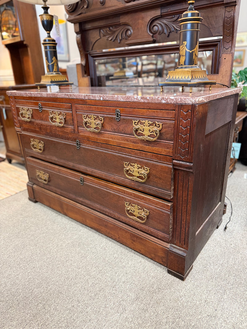 Dresser