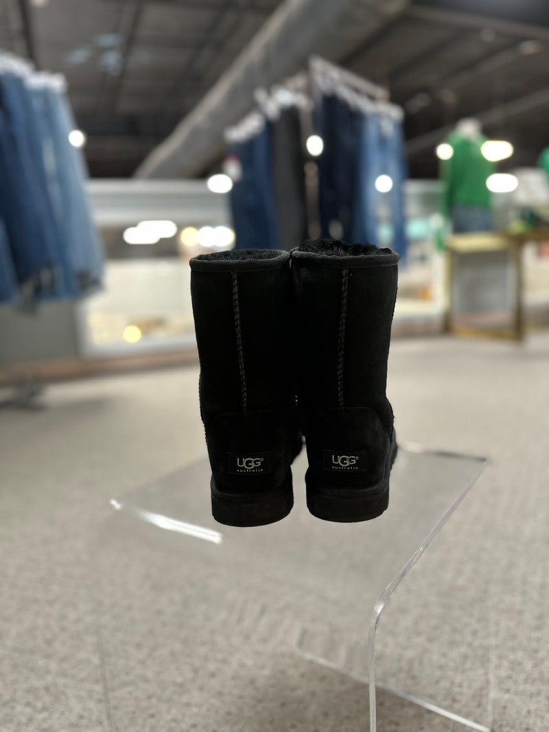 UGG Size 9 Shoes