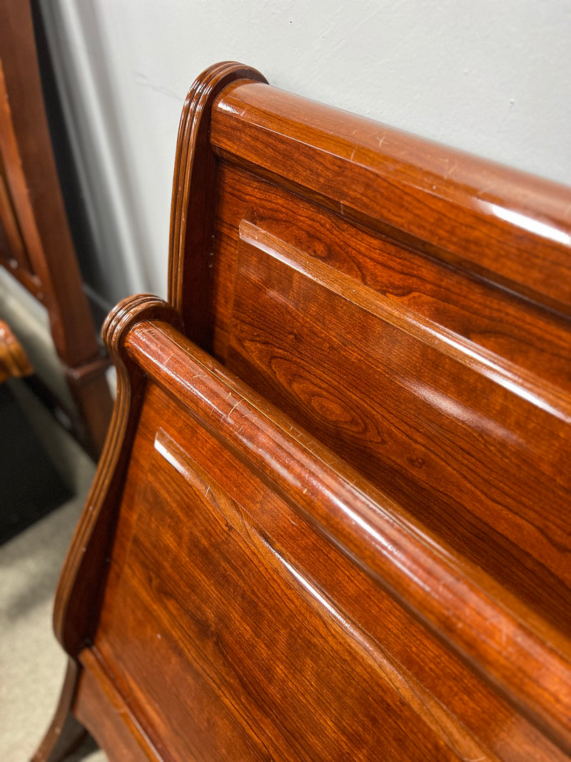 Sleigh Bed