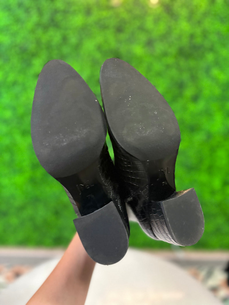 J. Mclaughlin Size 7.5 Booties