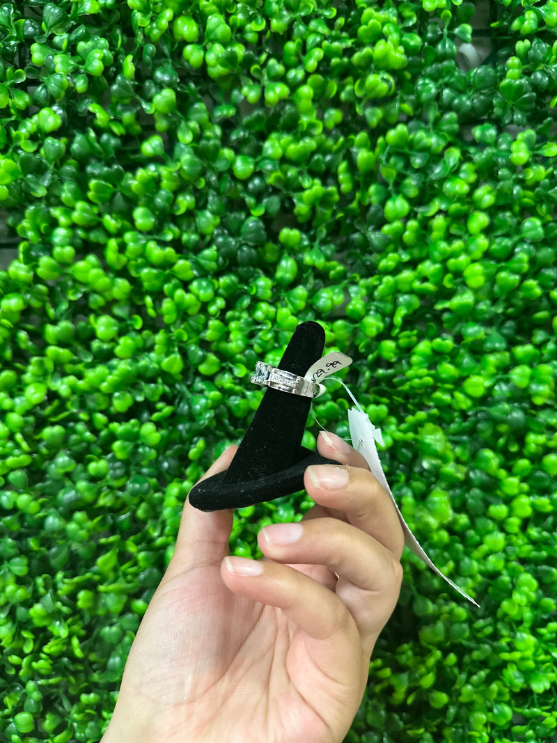 Size 6 Ring