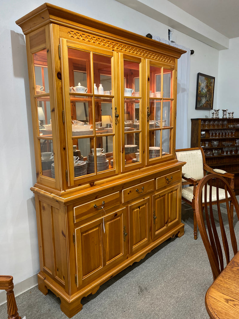 Broyhill  China Cabinet