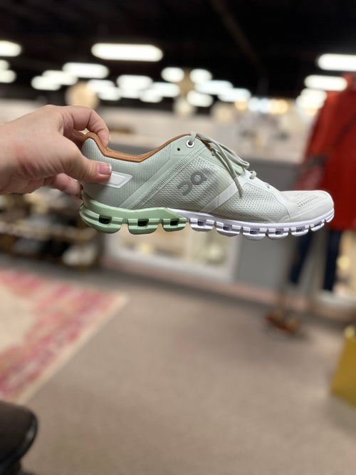 On Cloud Size 10.5 Shoes