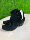 Clarks Size 8.5 Booties