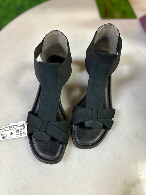 The Flexx Size 7 Sandals