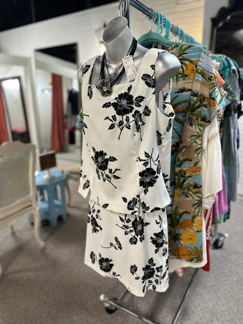 Dress Barn Size 14 2 PC Set