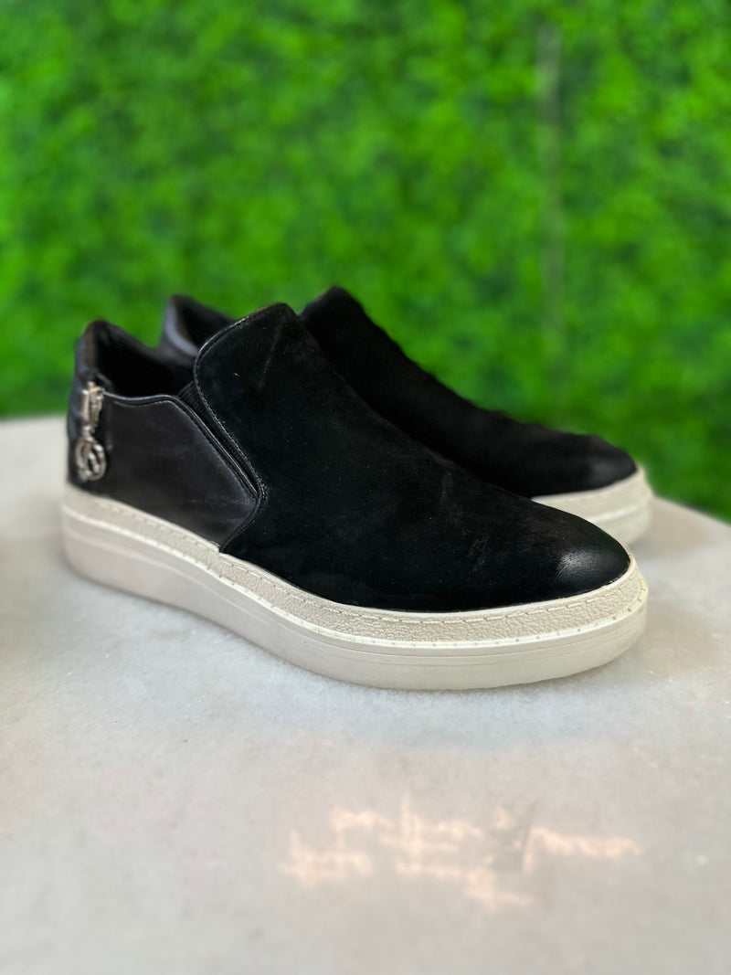 The Wishbone Collection Size 9 Shoes