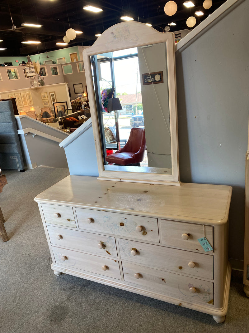 Thomasville Dresser + Mirror