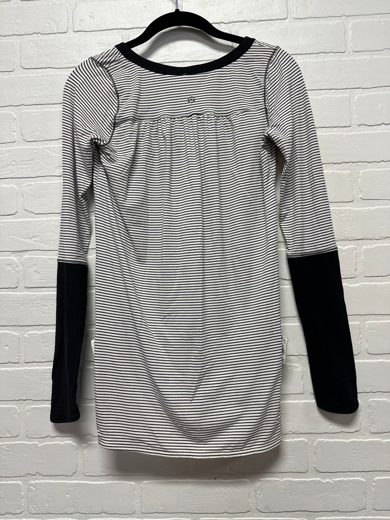 Lululemon Size 2 Top