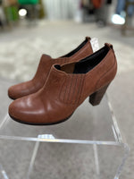 Clarks Size 9.5 Booties